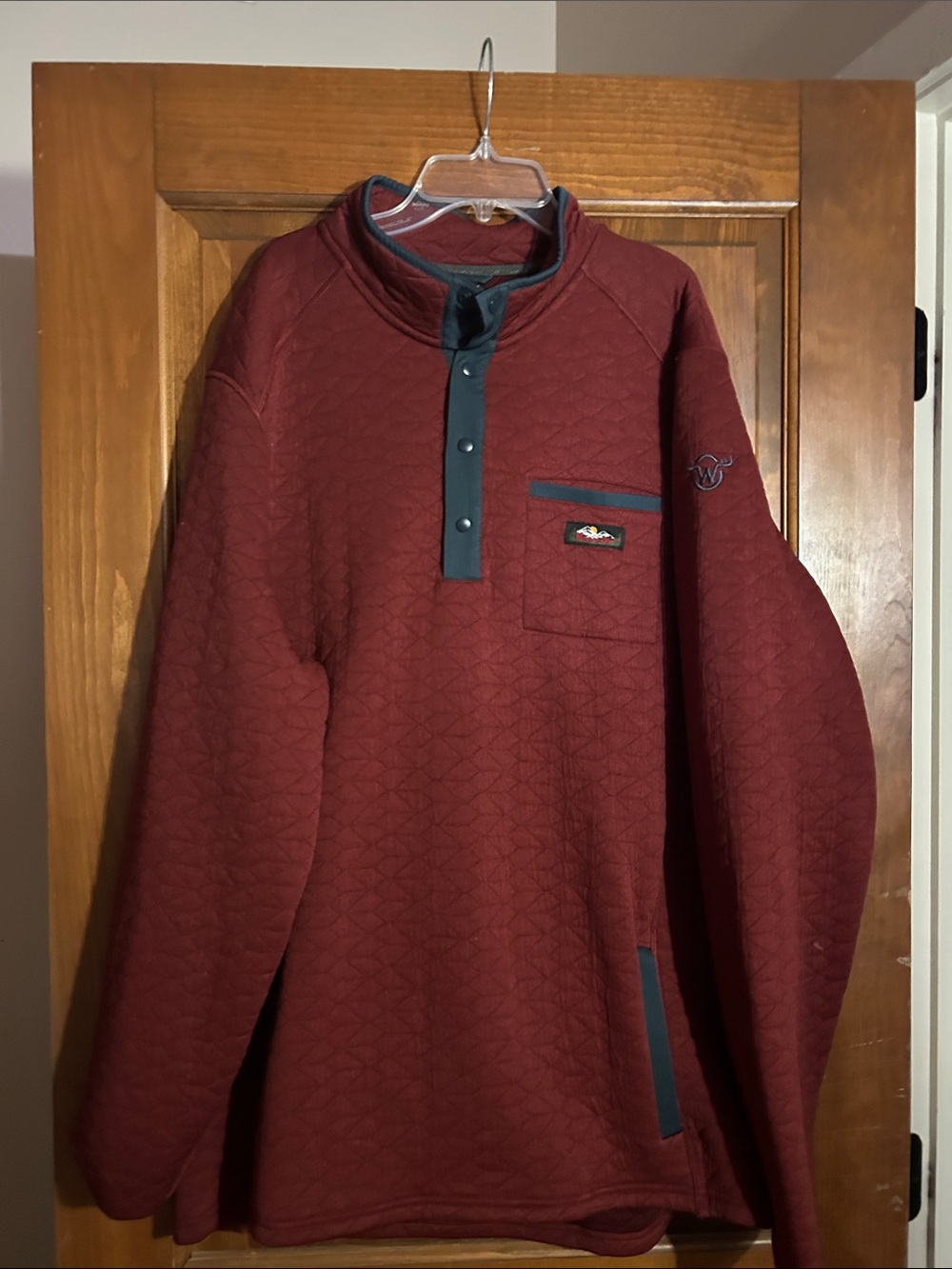 Moosejaw Men's Quilted Burgundy Pullover with Slate Trim